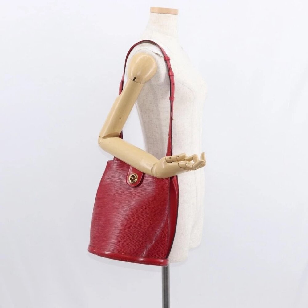 LOUIS VUITTON Epi Cluny Shoulder Bag Red